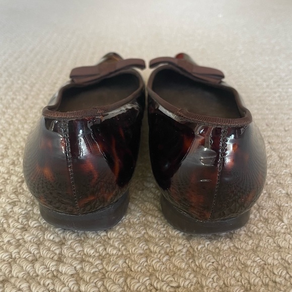 Stuart Weitzman Pointed Toe Patent Leather Tortoise Shell Bow Flats Size 7 - Picture 7 of 11